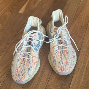 Yeezy Boost excellent preowned condition